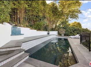 4041 Davana Rd, Sherman Oaks, CA 91423