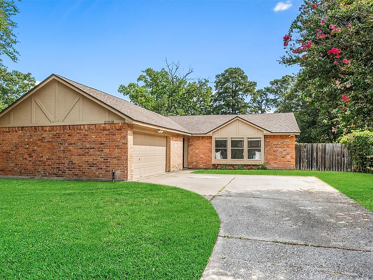 21018 Verdecove Ln — Photo 1