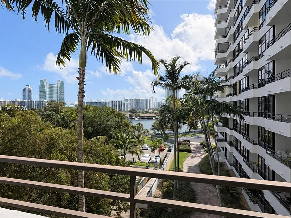 500 Three Islands Blvd #201