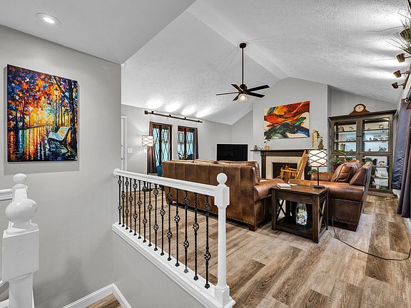 3rd image of 1305 Kingsridge Ct