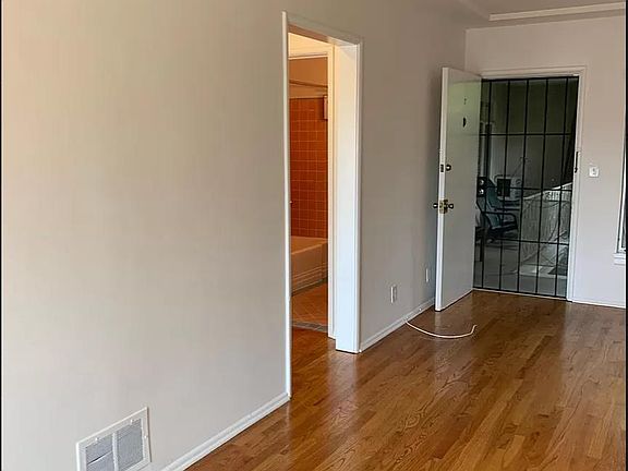 4th image of 1849 N Harvard Blvd #7