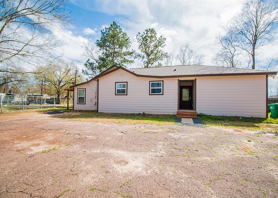 Welcome to 800 Crooke St Unit B.