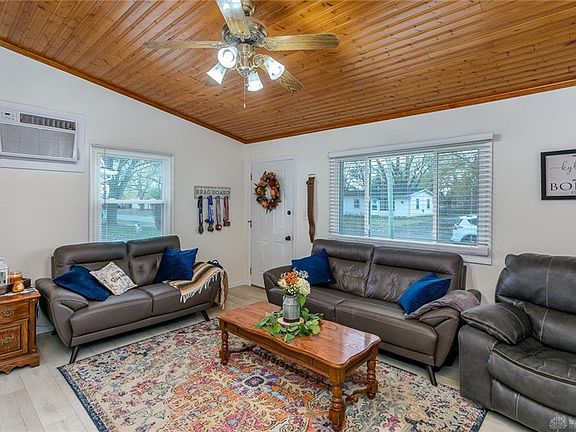 3rd image of 217 Prentice Dr