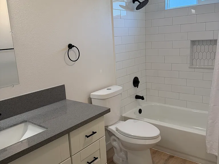 9655 Woodruff Ave #B — Photo 12
