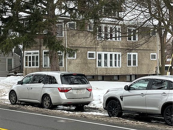 2nd image of 1780 Saint Paul St