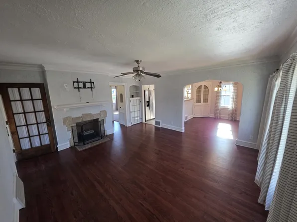 7315 W Lloyd St, Wauwatosa, WI 53213