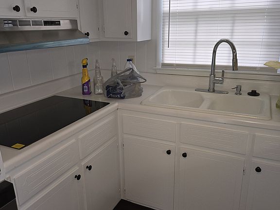 3rd image of 3610 Shagbark Dr