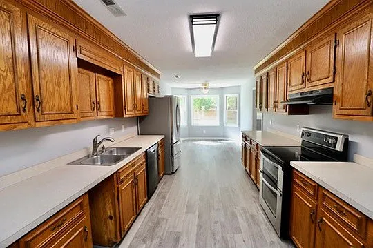 944 Twin Lakes Dr — Photo 16