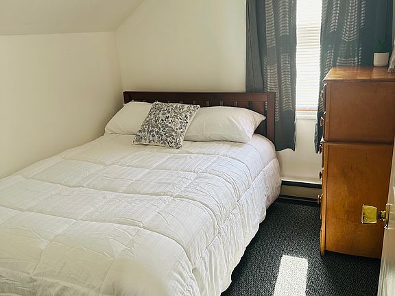 5th image of 107 White St
