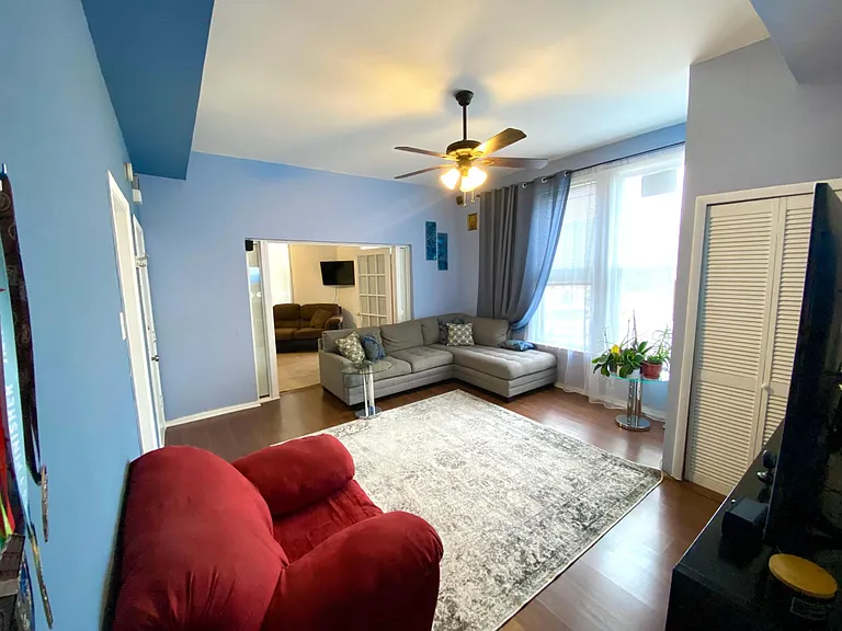2439 W Grand Ave #2F — Photo 24