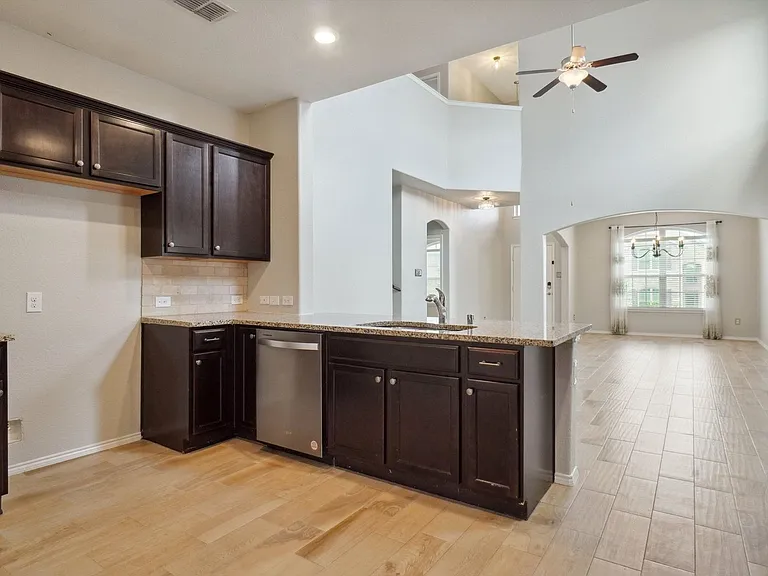 5817 Fir Tree Ln — Photo 4