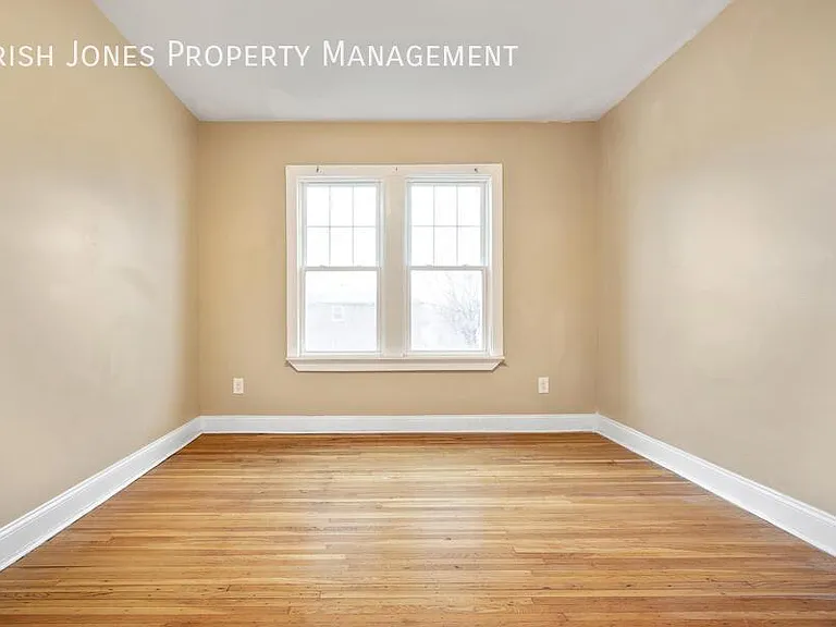 627 Kenmore Ave #UPPER — Photo 10
