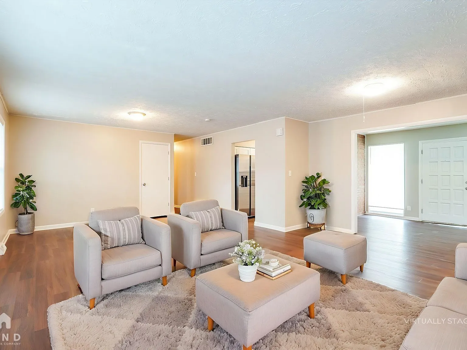 3 bed, 2.0 bath, 1932 sqft, $2,205 — Photo 4