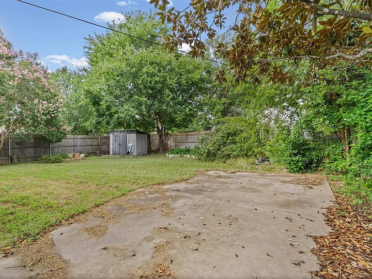 2408 Windrift Way — Photo 16