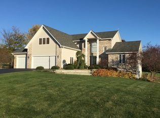 10257 Springborough Dr, Rockford, IL 61107