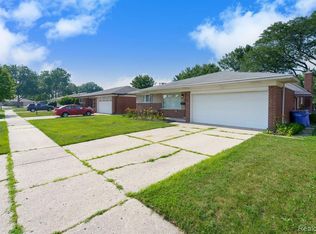 13103 Iowa Dr, Warren, MI 48088