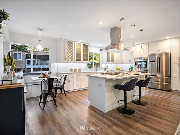 5th image of 3321 NE 156th Street