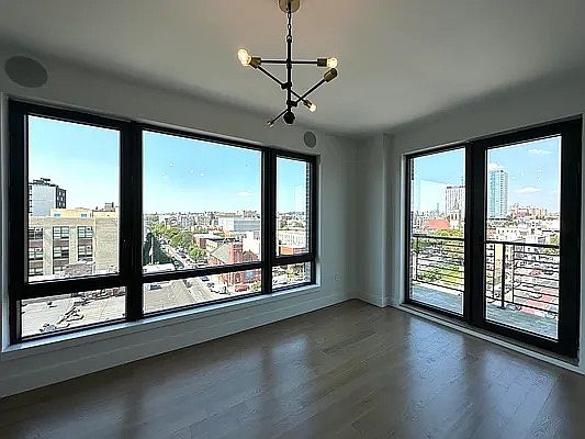 4th image of 880 Rogers Ave #711