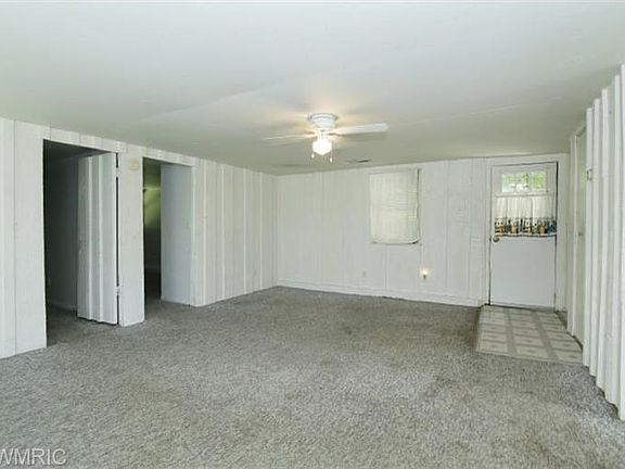 4th image of 18052 32nd St