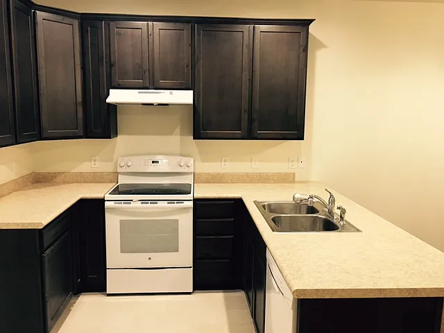 3 bed, 2.5 bath, 1853 sqft, $1,999 — Photo 2
