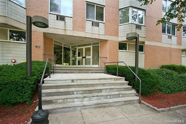 1st image of 14 Nosband Ave APT 2E