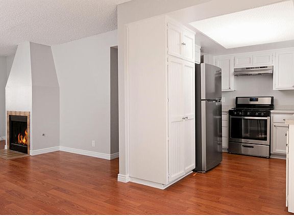 4th image of 114 E Ventura St Unit E