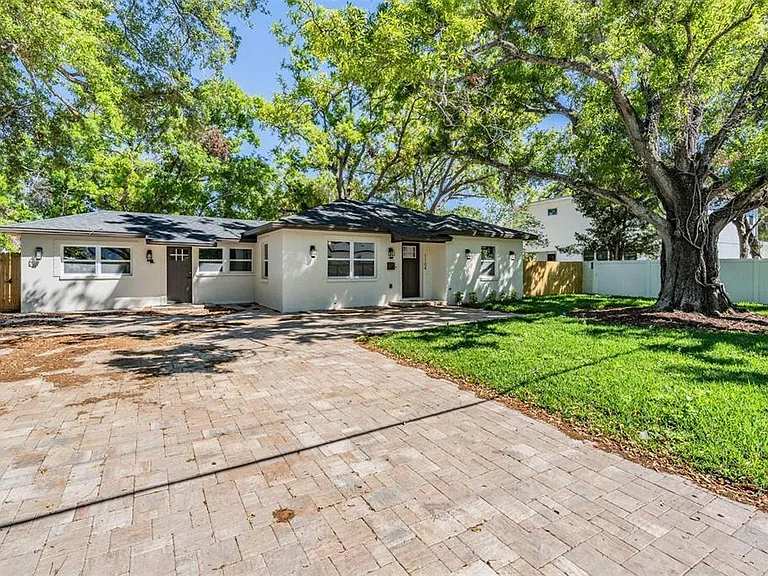 1104 S Lois Ave — Photo 3