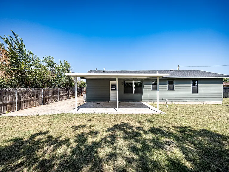 1502 NW 48th St — Photo 25