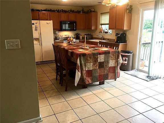 4th image of 1051 Berrywood Dr