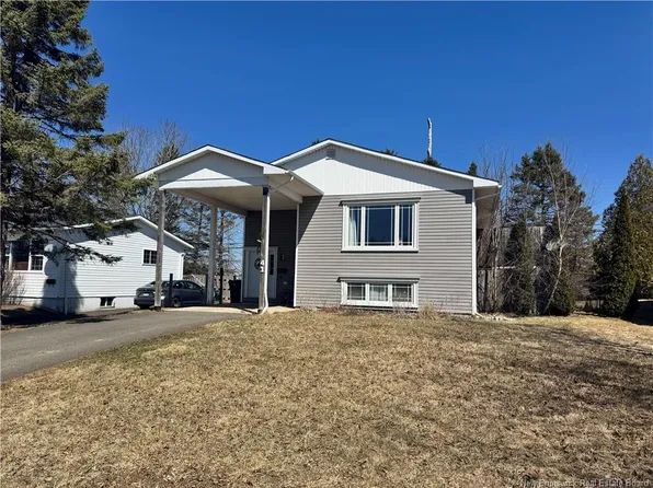 41 Erica Cir, Oromocto, NB E2V 2M1