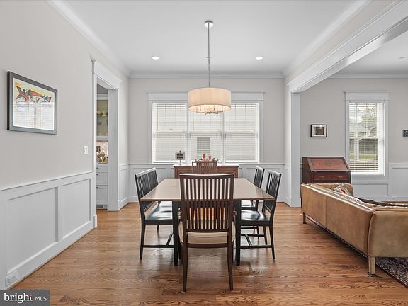 5th image of 9815 Montauk Ave
