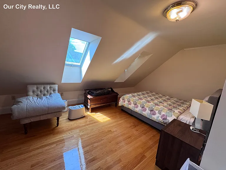 386 Medford St — Photo 10