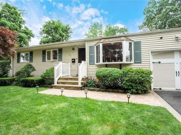 780 Commack Road, Brentwood, NY 11717