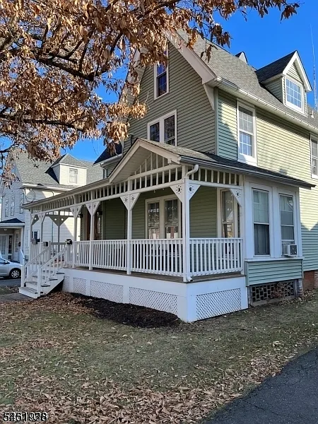 15 Summit Ave #A
