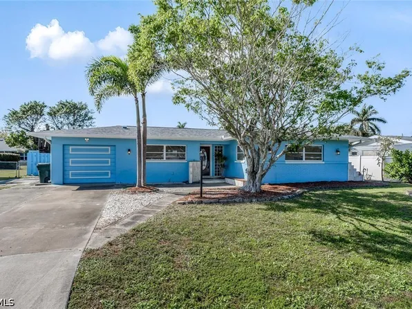 806 Entrada Dr N, Fort Myers, FL 33919