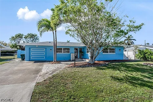 806 Entrada Dr N Photo 1