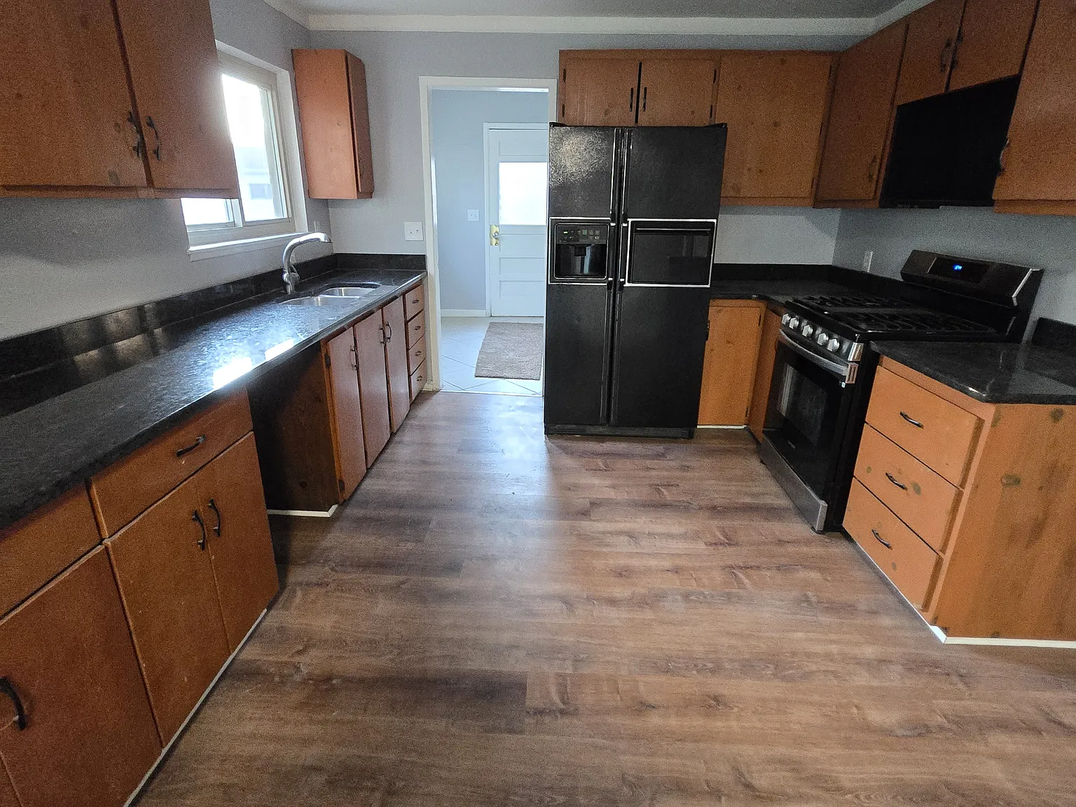 3 bed, 1163 sqft, $1,800 — Photo 2
