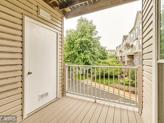 5th image of 6990 Falls Reach Dr APT 202