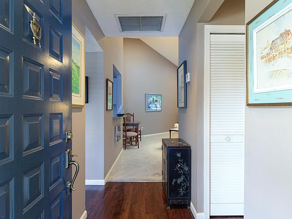 4th image of 6011 SE Martinique Drive #201