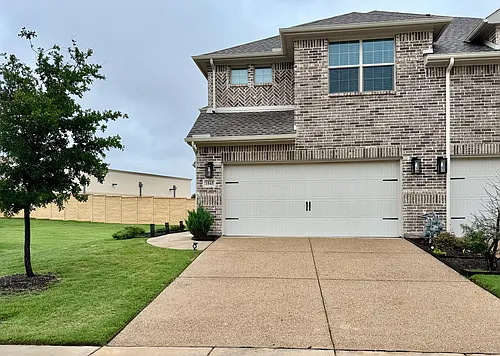 1045 Keswick Dr Photo 1
