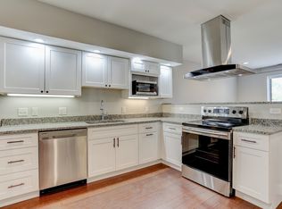 218-2 W Main St #D, Urbana, IL 61801