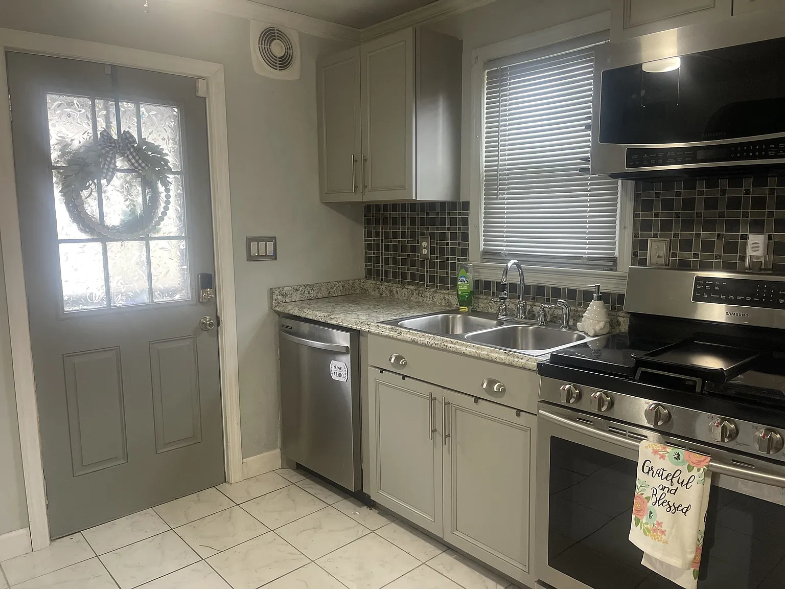 416 Topeka Avenue - A — Photo 2