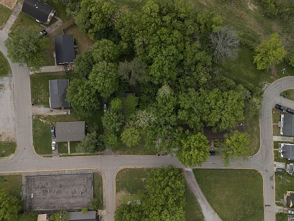 3rd image of 300 Mackie Ave