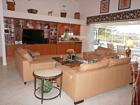 4th image of 13130 SW Pembroke Cir S