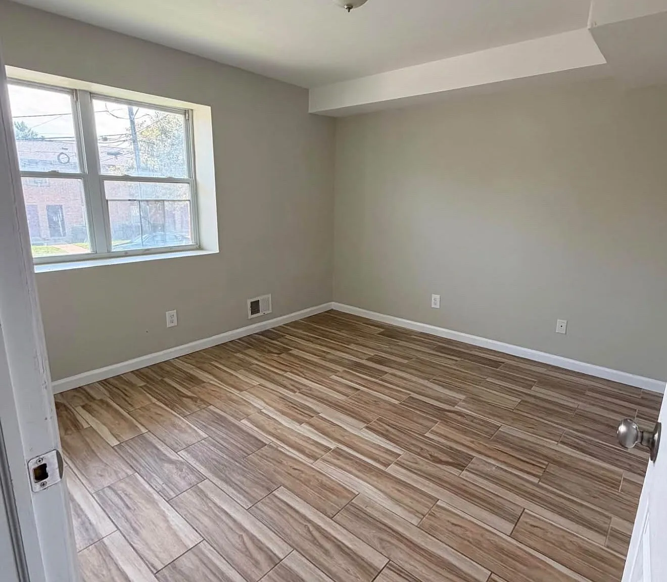 2 bed, 800 sqft, $2,050 — Photo 3