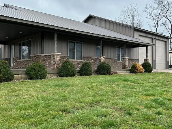 1976 Pcr 300, Perryville, MO 63775