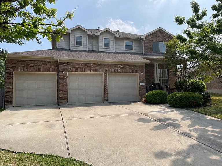 2409 Dovetail St — Photo 41