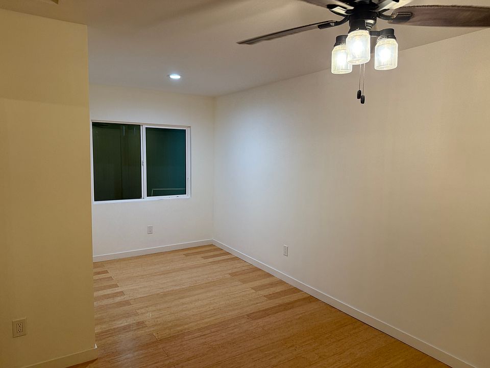 Large private room in shared 2 bedroom house