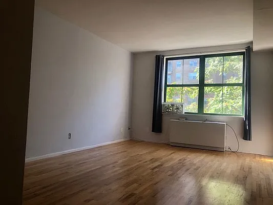 Rented by Tompkins Square Realty | media 21