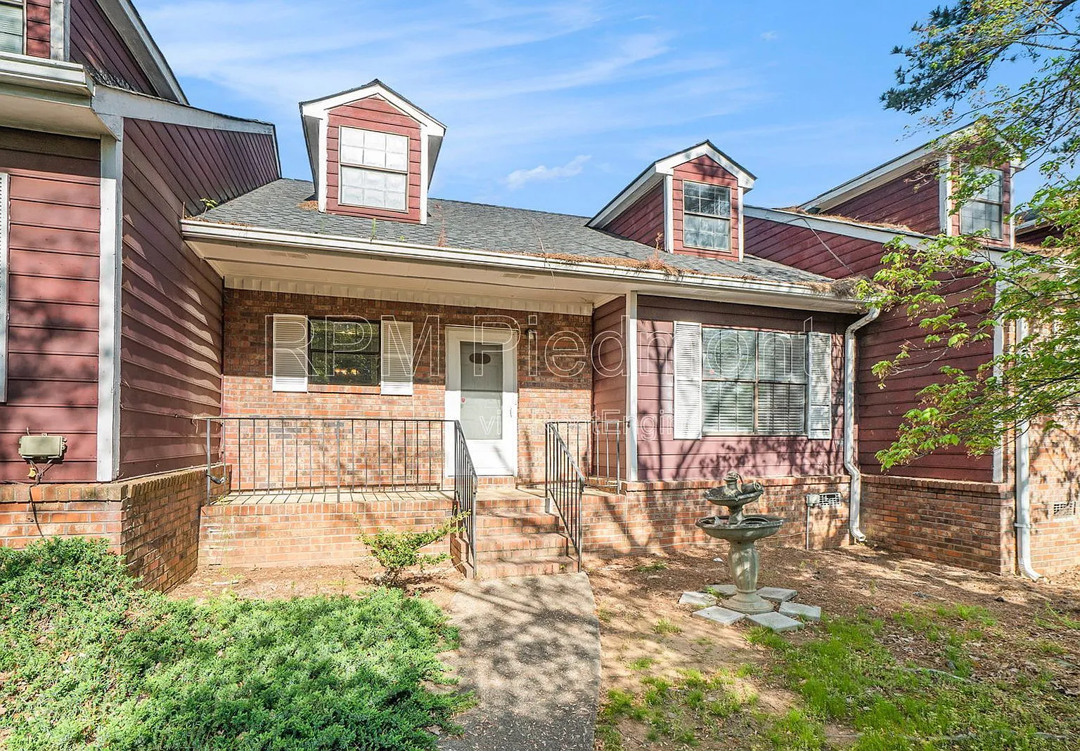 3 bed, 3.0 bath, 1584 sqft, $1,550 — Photo 1